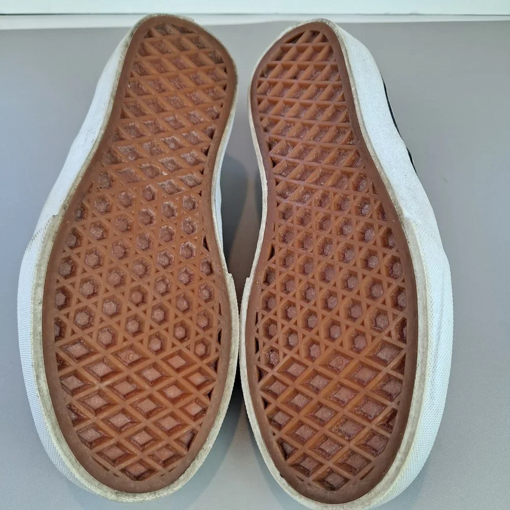 Girl's Vans Off the Wall Sneakers Size 1 - Picture 9 of 9